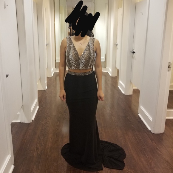 Prom Dress (Special event dress) - Picture 2 of 4